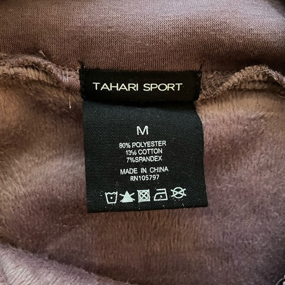 TAHARI SPORT zip neck long sleeve top - Picture 3 of 5